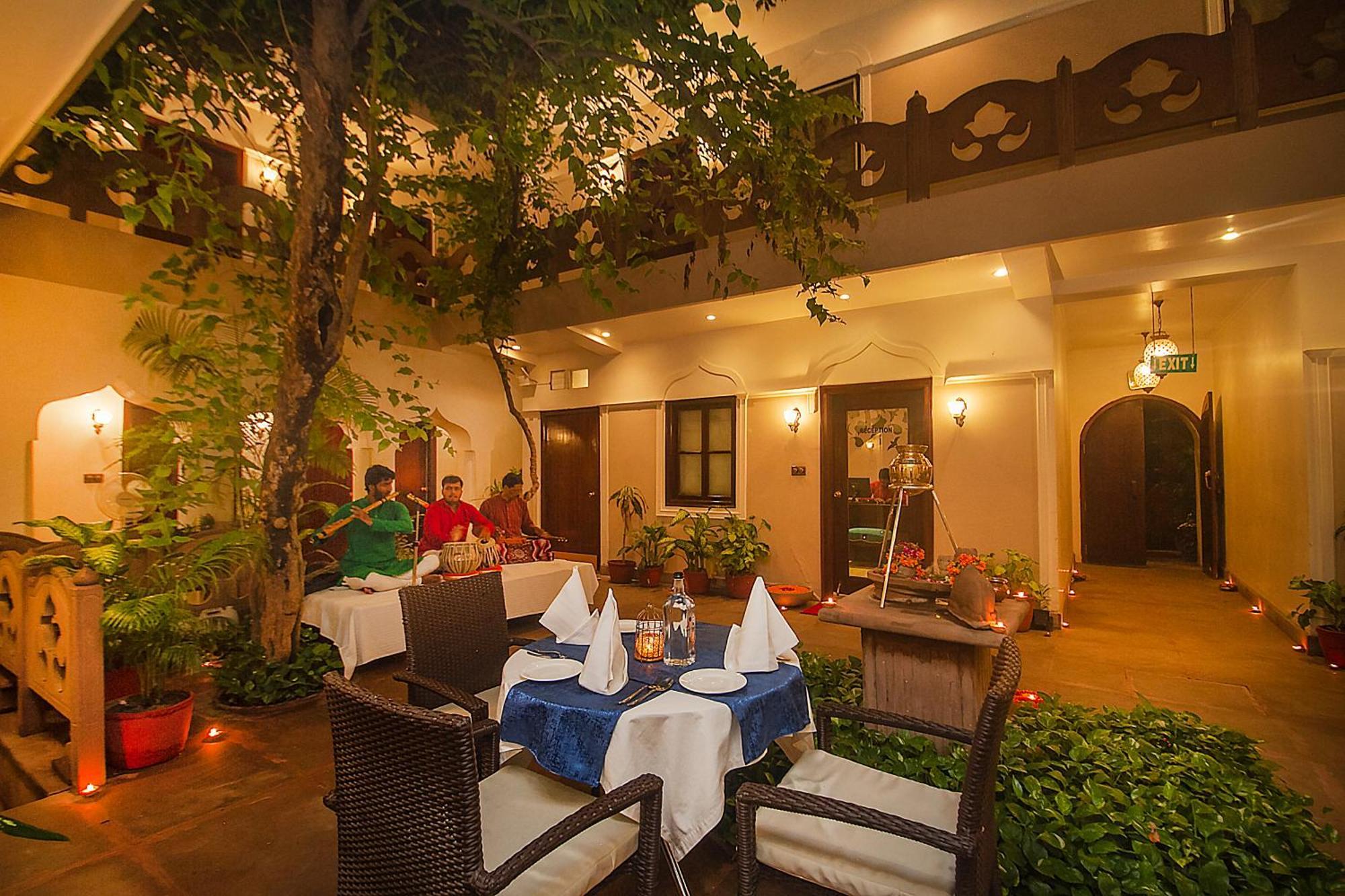 Amritara Suryauday Haveli Otel Varanasi Dış mekan fotoğraf